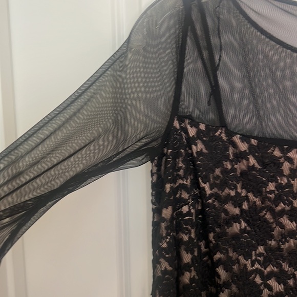Midi size 12 elegant cocktail dress with detail hem and sheer top. - Picture 2 of 5